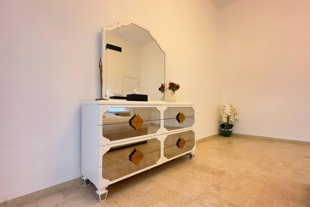 Apartment Spacious Serenity 5br Luxury Living In Al Danah *