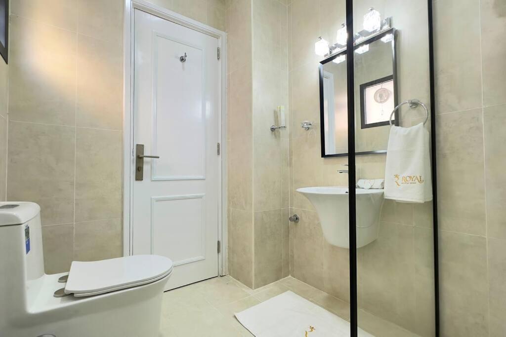 Spacious Serenity 5br Luxury Living In Al Danah Apartment Abu Dhabi