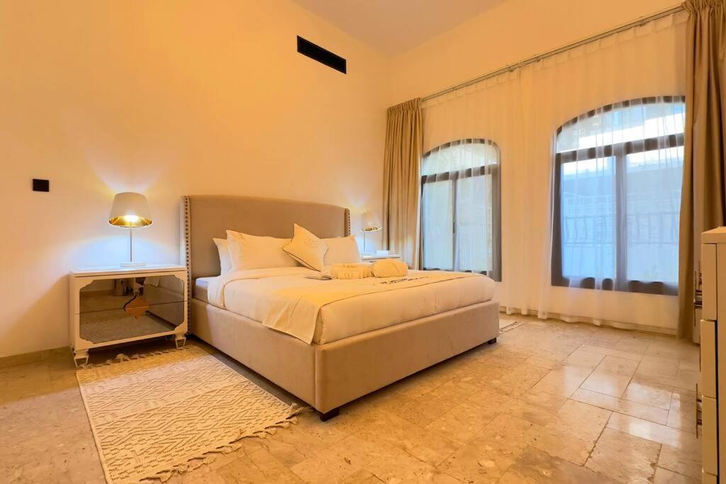 Spacious Serenity 5br Luxury Living In Al Danah * Abu Dhabi