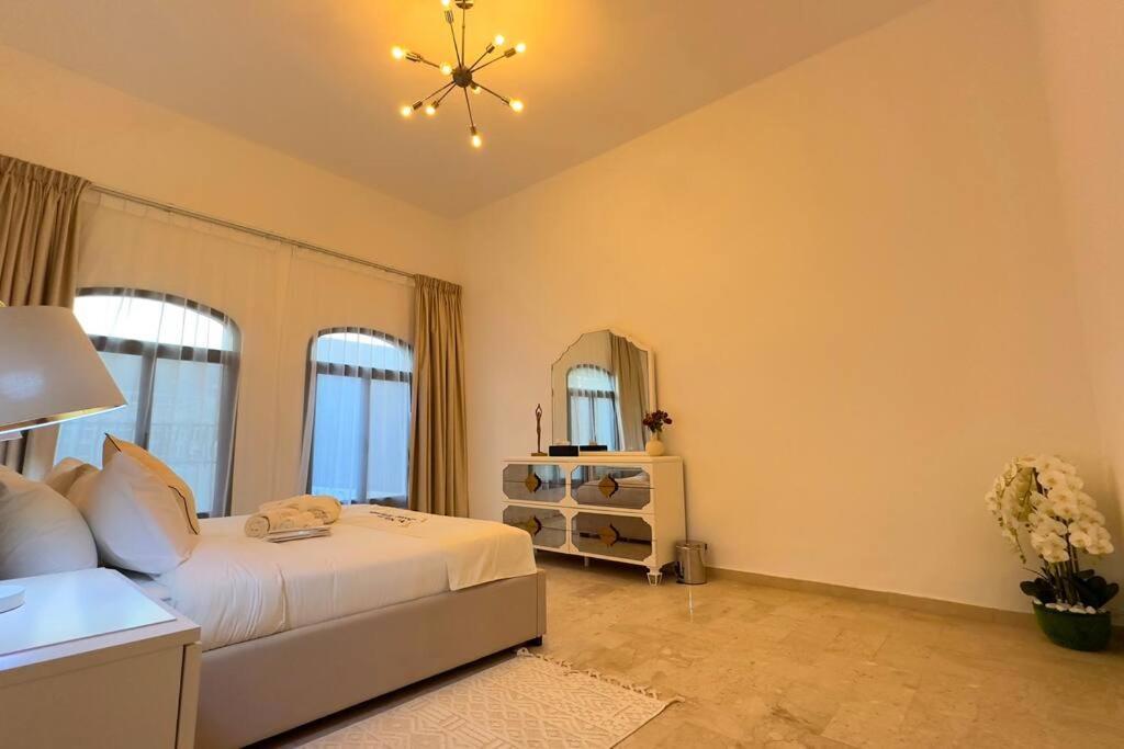 Spacious Serenity 5br Luxury Living In Al Danah * Abu Dhabi