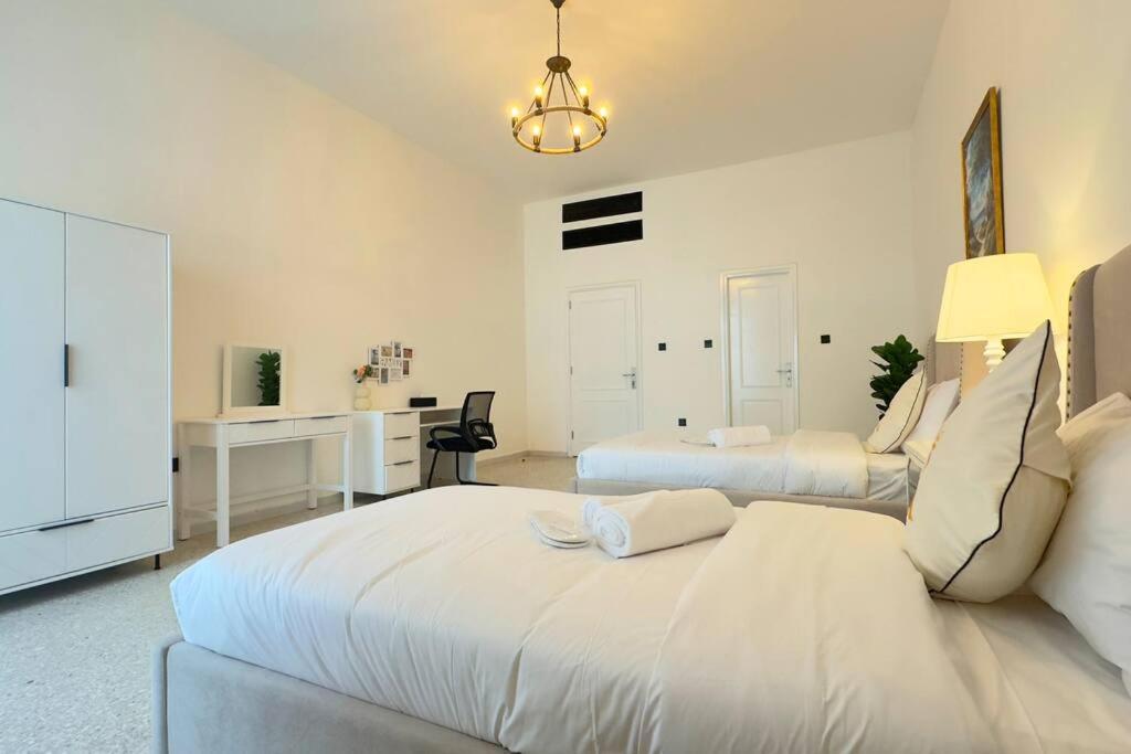 Apartment Spacious Serenity 5br Luxury Living In Al Danah Abu Dhabi