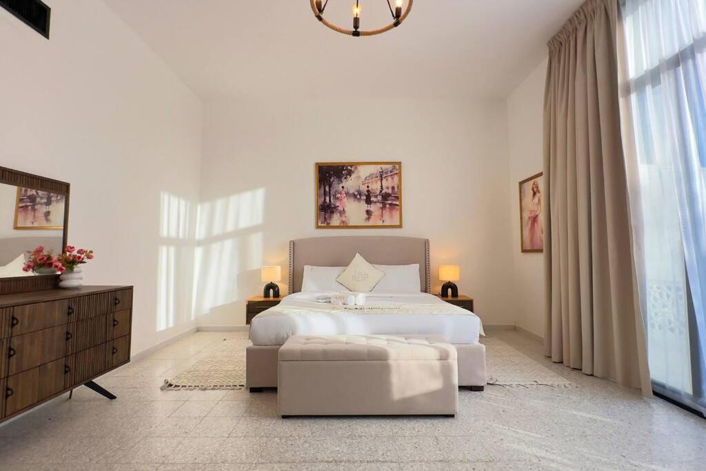 Spacious Serenity 5br Luxury Living In Al Danah *