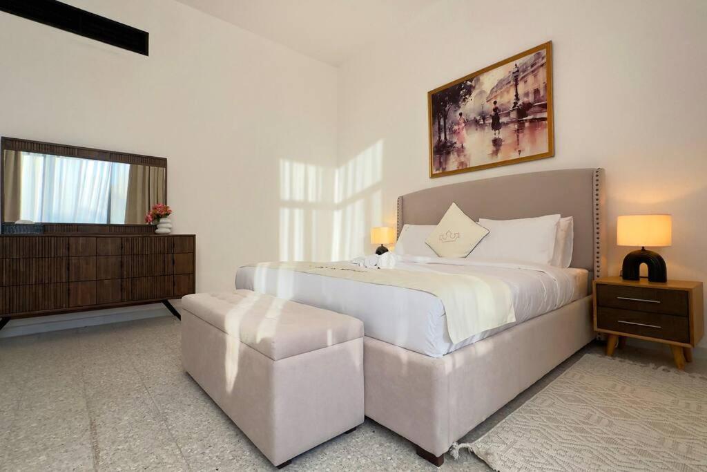 Apartment Spacious Serenity 5br Luxury Living In Al Danah