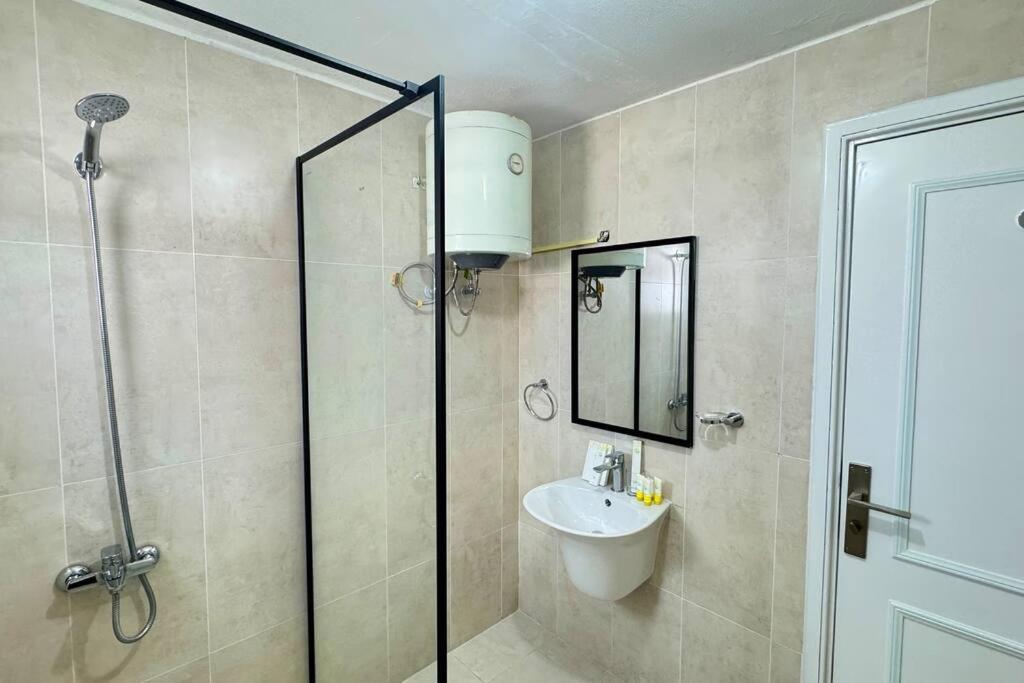 Spacious Serenity 5br Luxury Living In Al Danah *
