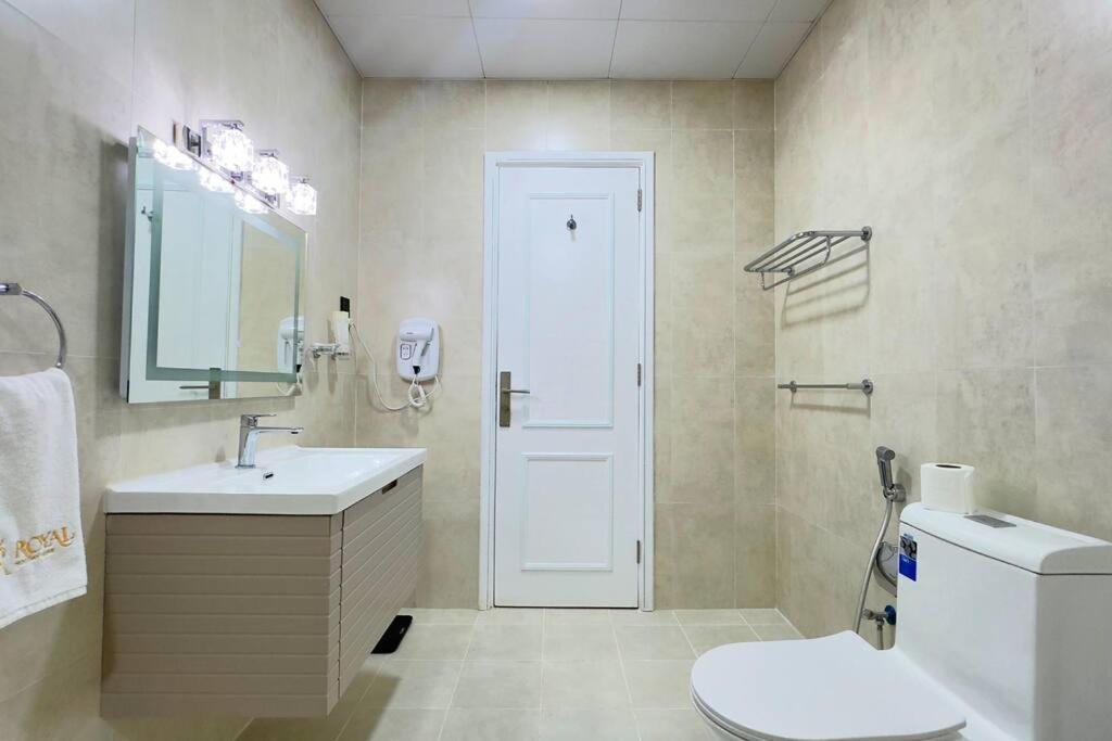 Spacious Serenity 5br Luxury Living In Al Danah Abu Dhabi
