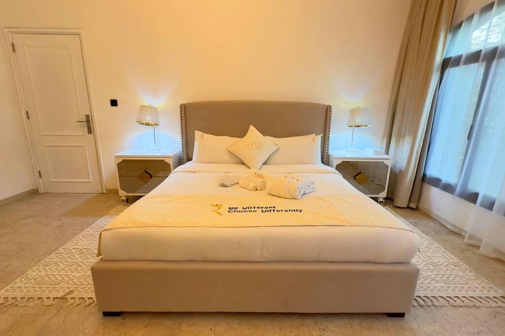Spacious Serenity 5br Luxury Living In Al Danah * Abu Dhabi